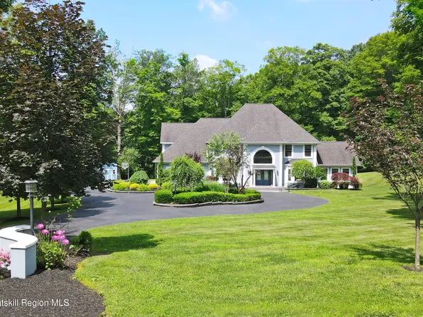 115 Autumn Chase Drive, Hopewell Junction, NY 12533