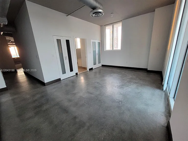 700 NE 25th St #1004 — Photo 11