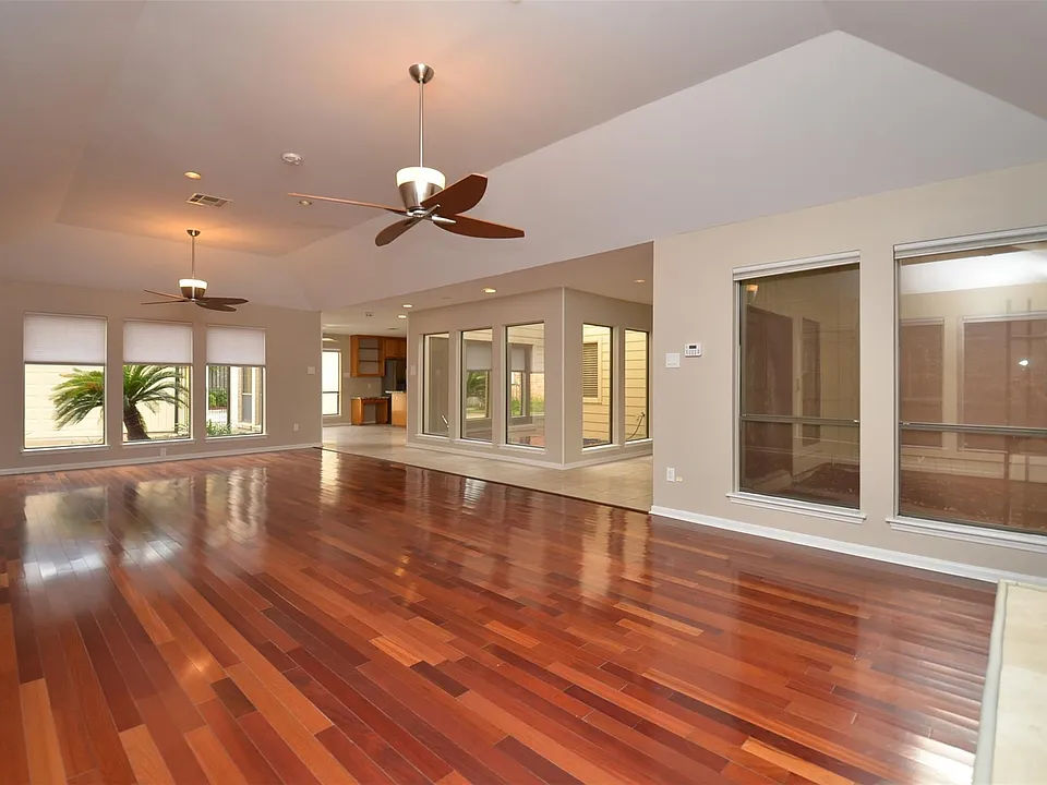 12310 Burgoyne Dr