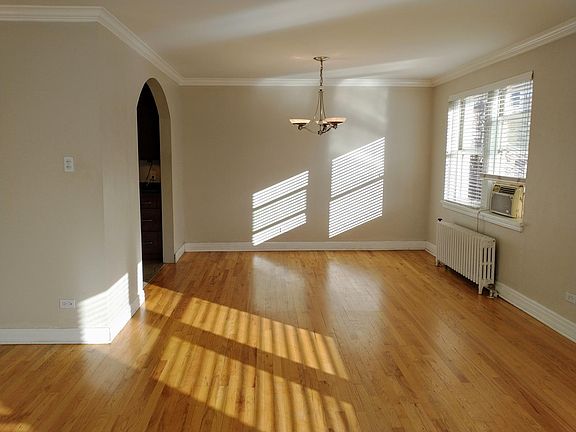 4th image of 1029 N Pennsylvania St APT 3W