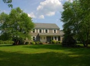 16 Barkelow Rd, Whitehouse Station, NJ 08889