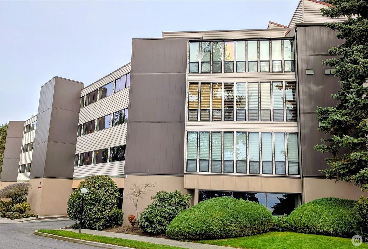 2419 S Cedar #210
