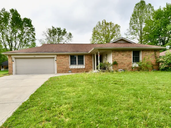 135 Hickory Ct, Greenwood, IN 46142