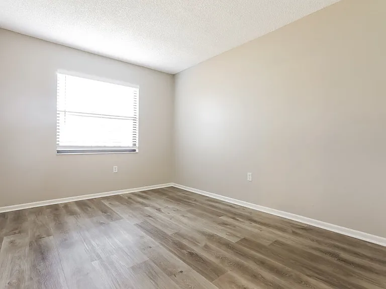 1545 Deer Hollow Blvd — Photo 4