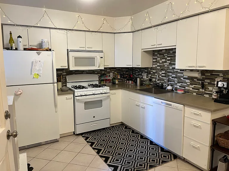 4885 Cole St #7 — Photo 10