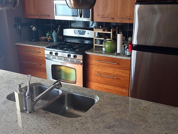 4th image of 1211 Lagoon Ave Unit 409