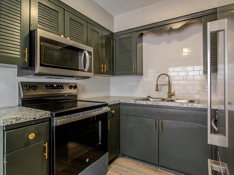 621 S Hayes St #8 — Photo 8
