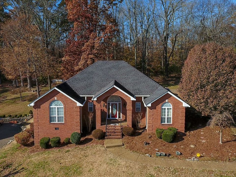 1st image of 376 Woodlands Dr
