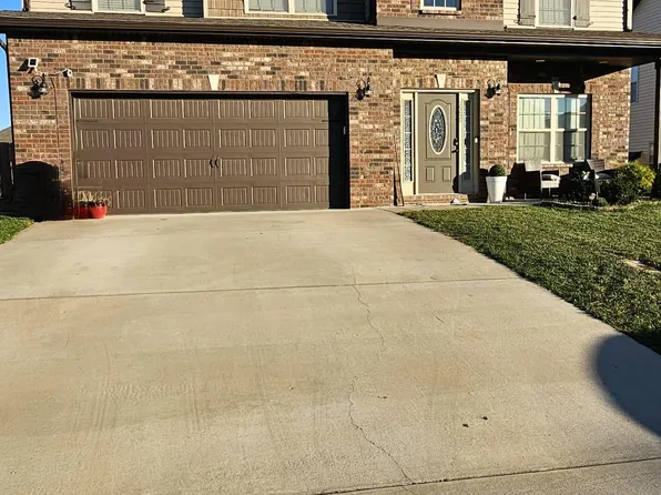 1377 Millet Dr, Clarksville, TN 37040