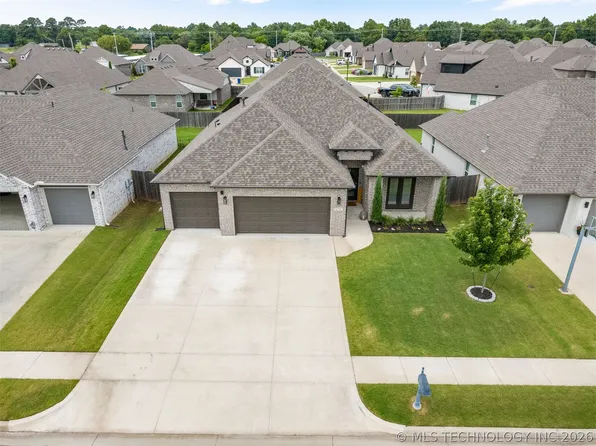 22703 E 102nd Pl S, Broken Arrow, OK 74014