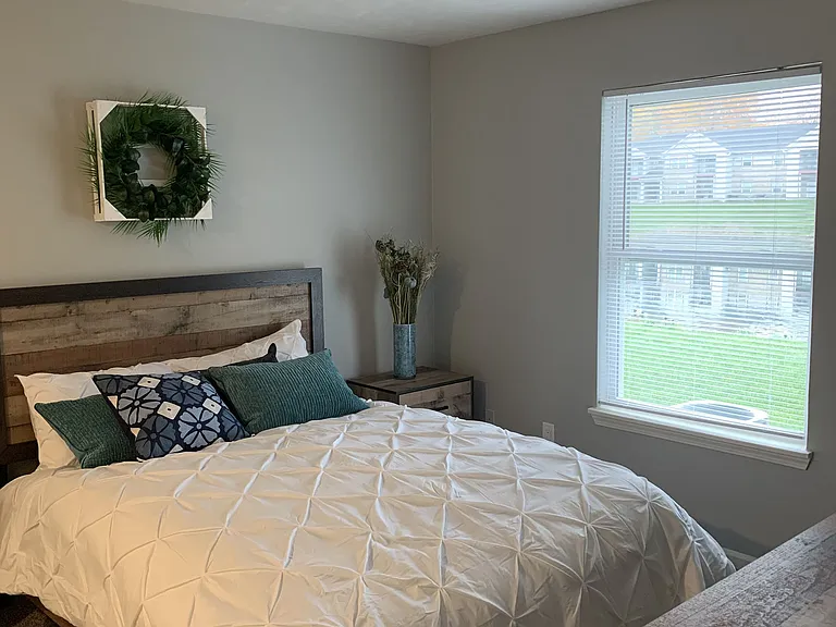 Spring Lake Apartments — Photo 36