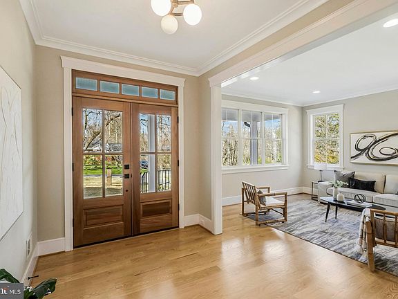 3rd image of 2209 Grayson Pl