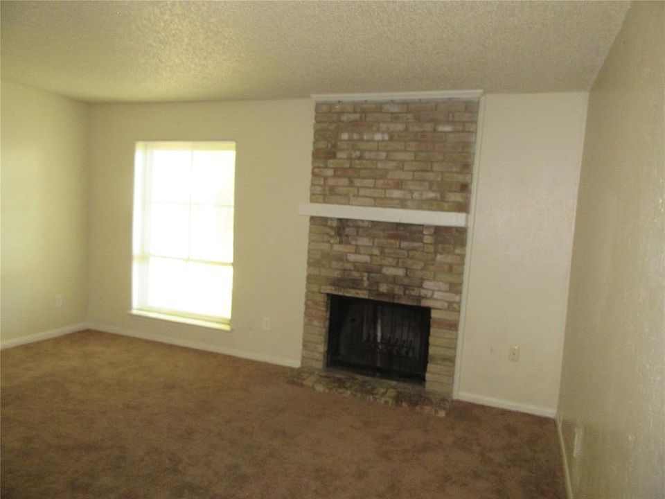 2nd image of 10434 Las Brisas Dr