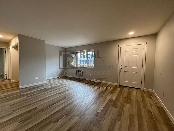 4th image of 1642 Larch St #3