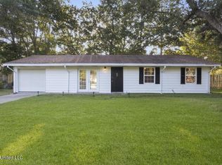 4640 Hilltop Dr, Ocean Springs, MS 39564