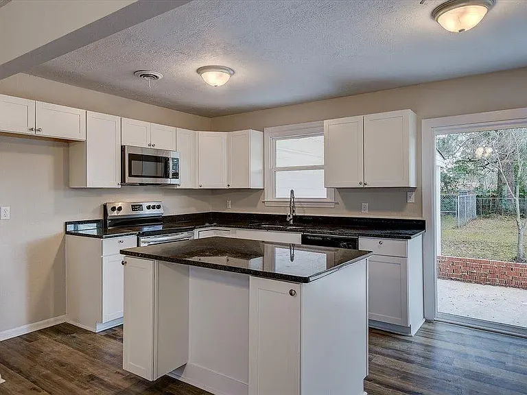 3316 Sylvester Dr — Photo 9