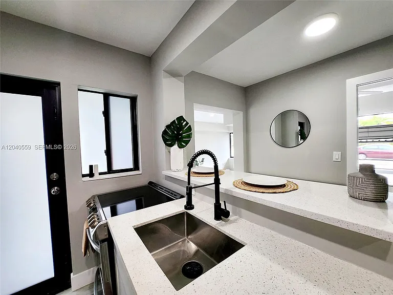 1920 SW 4th Ave #2 — Photo 12