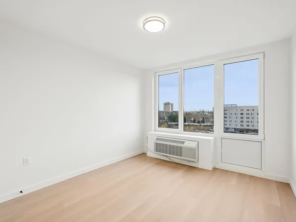 1 Mallory Avenue image 10 of 25