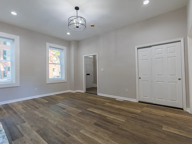 231 Jackson St — Photo 1