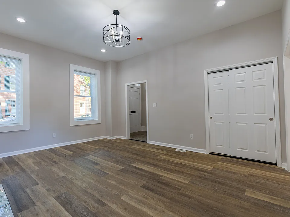 231 Jackson St