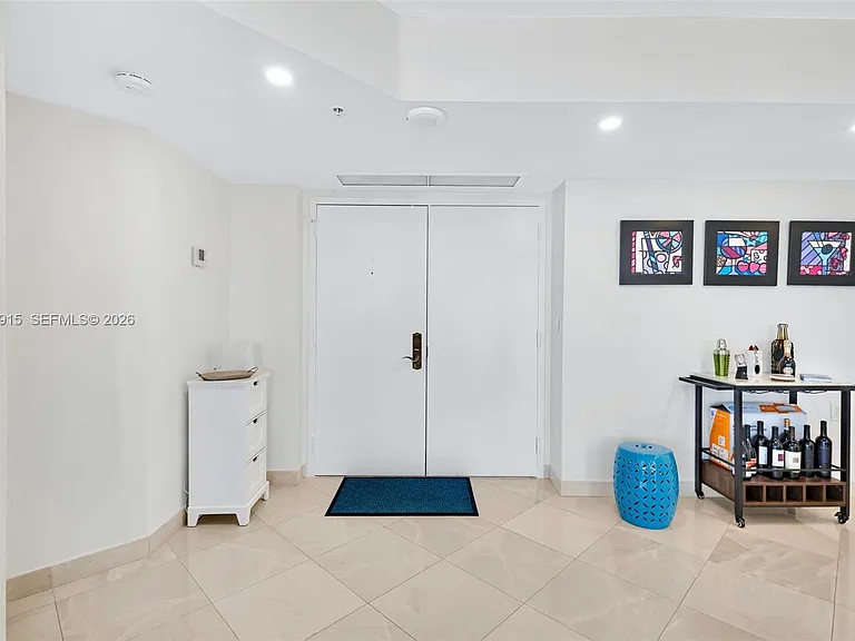 6301 Collins Ave #1708 — Photo 8