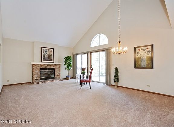 3rd image of 440 W Ivy Ln #2B