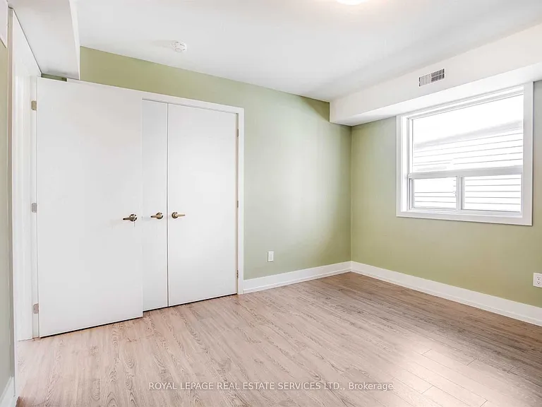 86 Givins St #UPPER — Photo 18