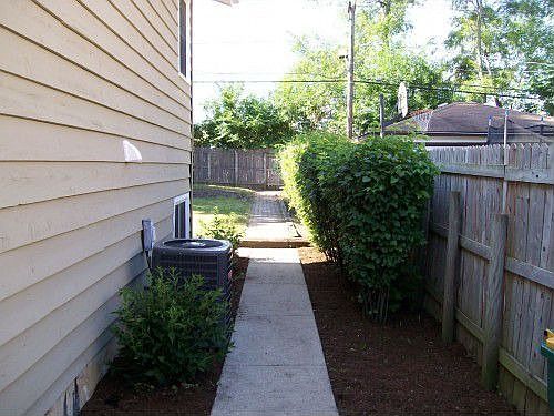 2nd image of 415 Woodland Dr