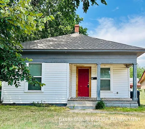 609 SW 24th St Photo 1