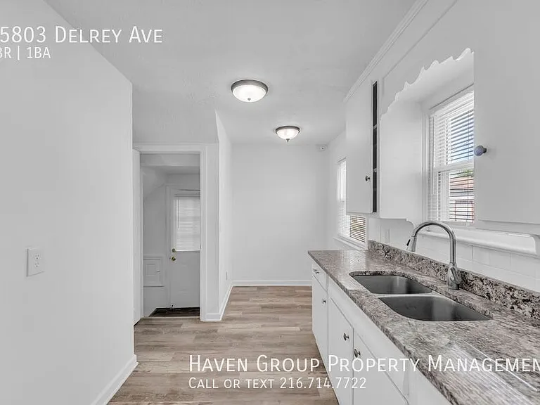 15803 Delrey Ave — Photo 10