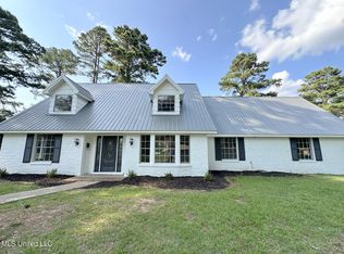 710 Woodhill Rd, Jackson, MS 39206