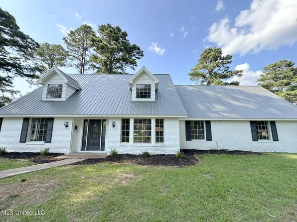 710 Woodhill Rd, Jackson, MS 39206