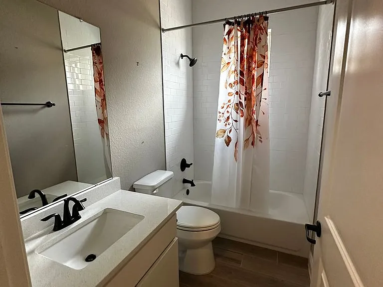 904 Indian Hawthorne Dr — Photo 17