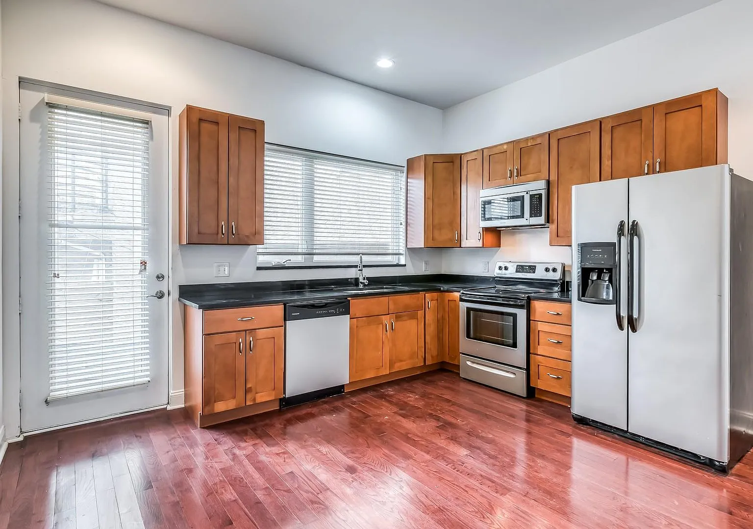 4 bed, 2.5 bath, 2000 sqft, $3,650 — Photo 1
