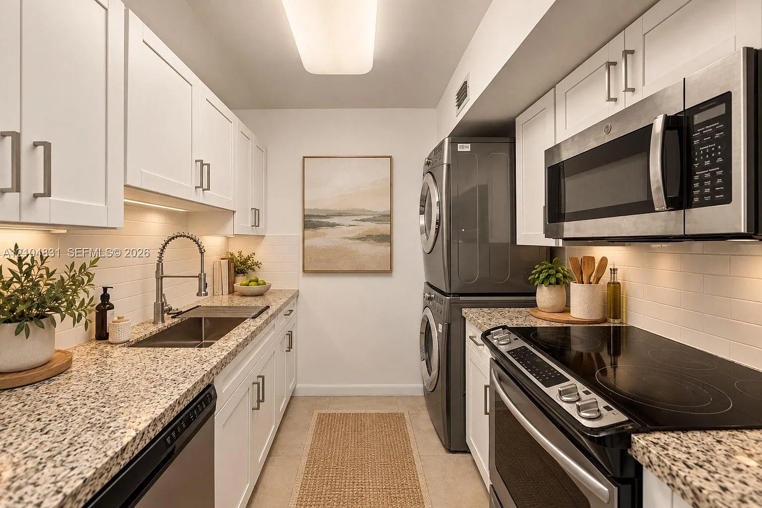 Half Moon Towers Condo — Photo 3