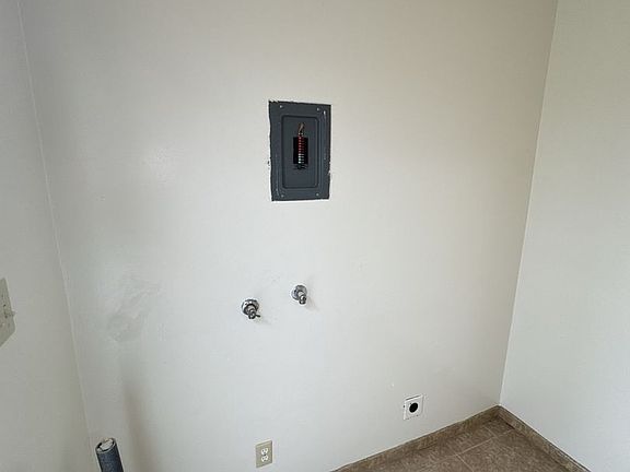 3rd image of 1124 E St APT A