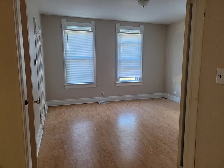 113 W Warren St #A — Photo 2