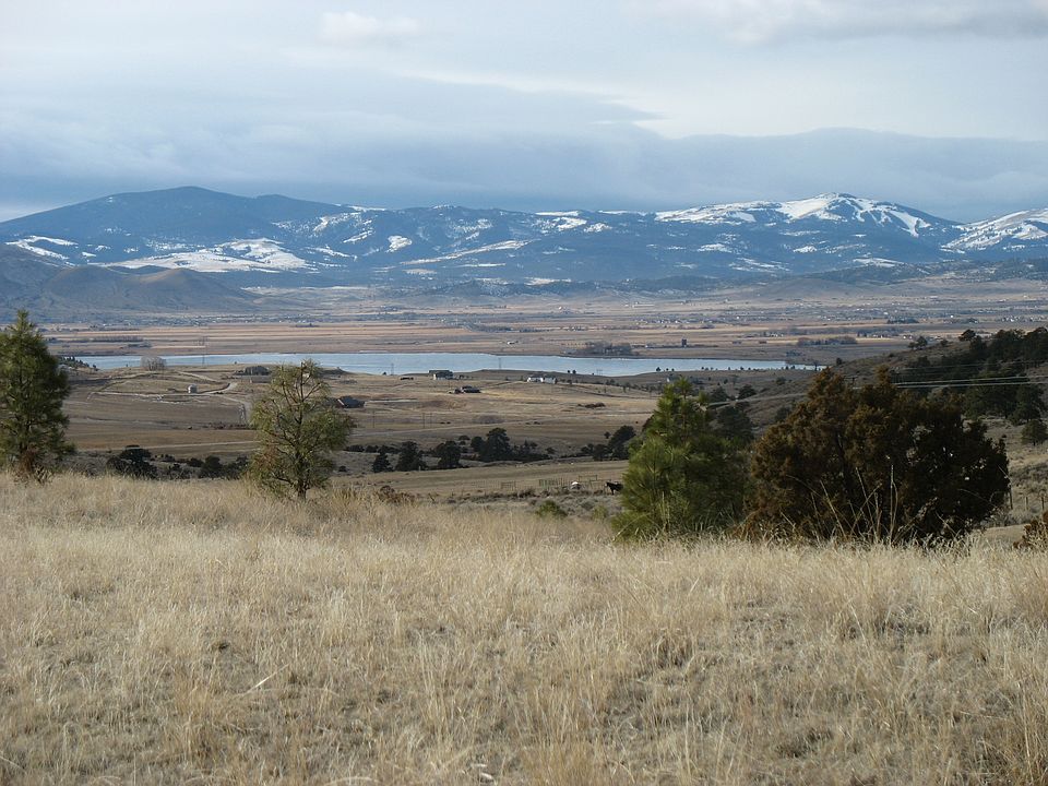 Looking to Lake Helena 