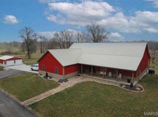 10365 Creekside Dr, Breese, IL 62230