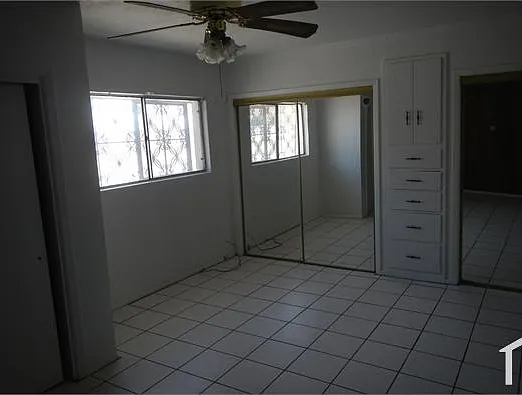 905 Radford St — Photo 3