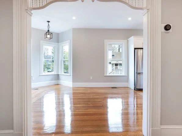 55 Lyndhurst St #1, Dorchester Center, MA 02124