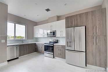 Home For Sale In Victoria Park