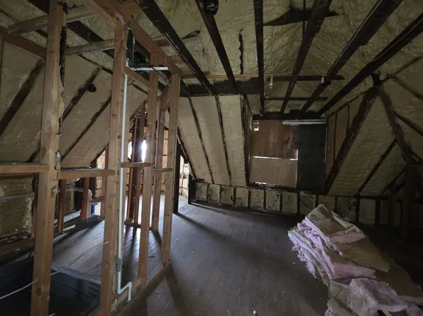 815 Montgomery Street image 15 of 18