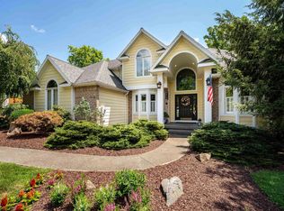 4325 Brettwood Ln, Morgantown, WV 26508