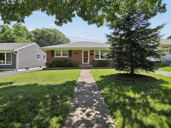 29 N Summit Ave, Villa Park, IL 60181