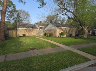 2102 Gray Falls Dr, Houston, TX 77077