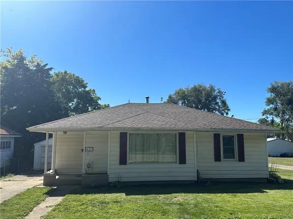 437 Walcott St, Paris, IL 61944