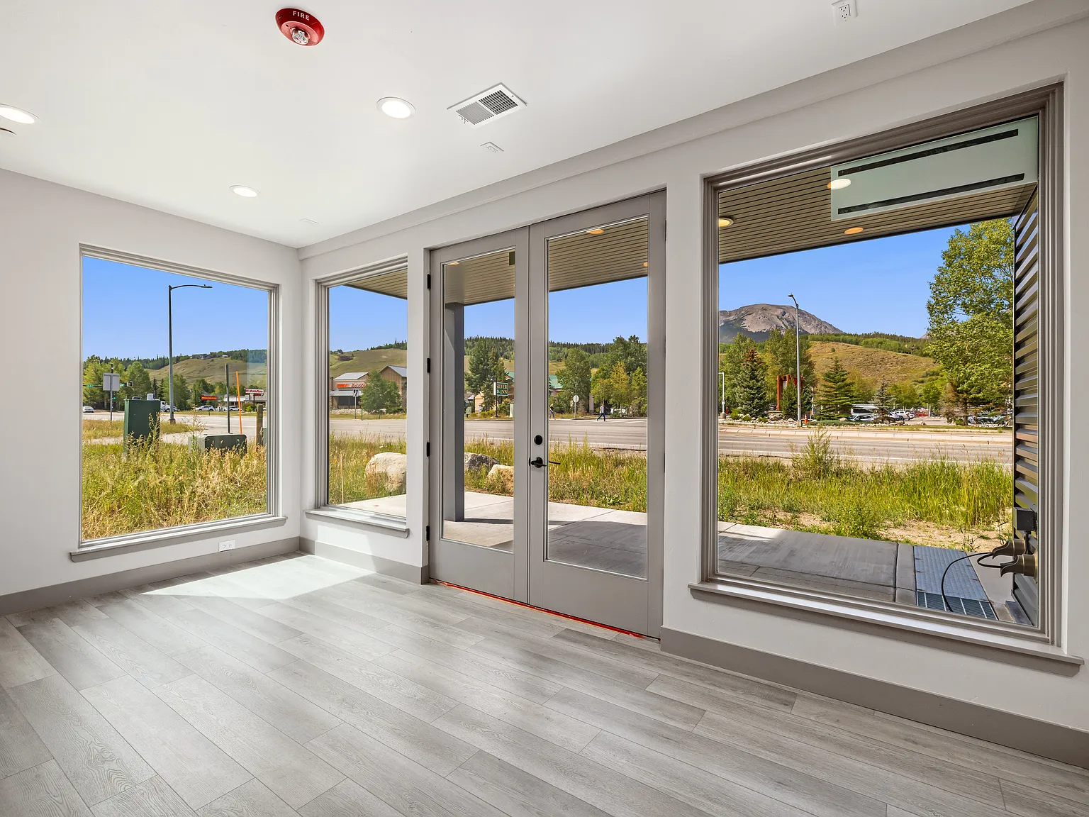 700 Blue River Pkwy — Photo 4