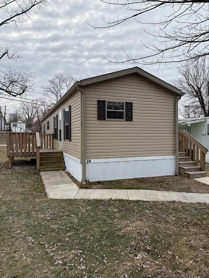 2 bed, $1,100 — Photo 3