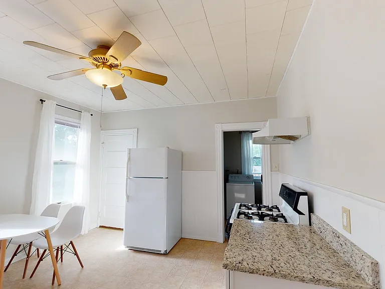 30 Roseclair St #1R — Photo 3